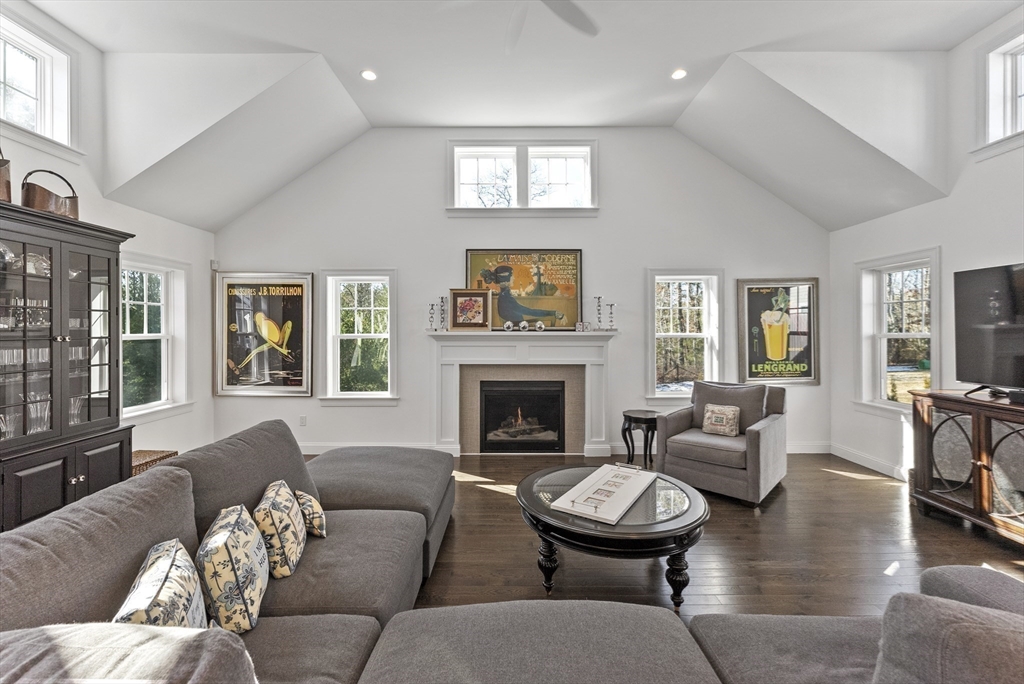 23 Rosewood Cir