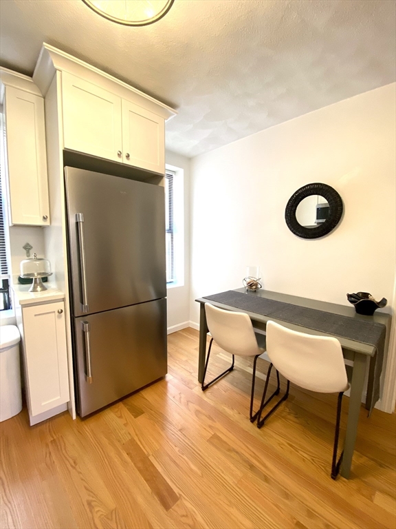 24 Charter St # 3
