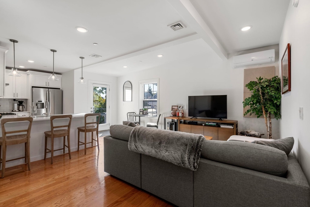559 E 5th # 3