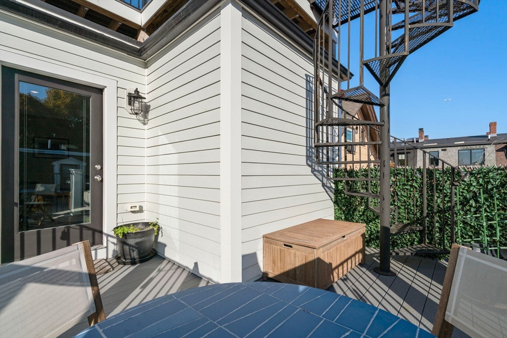 559 E 5th # 3