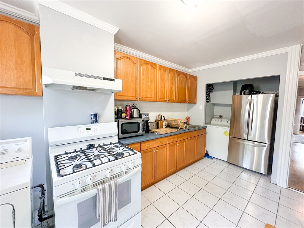 885 E 4th # 3