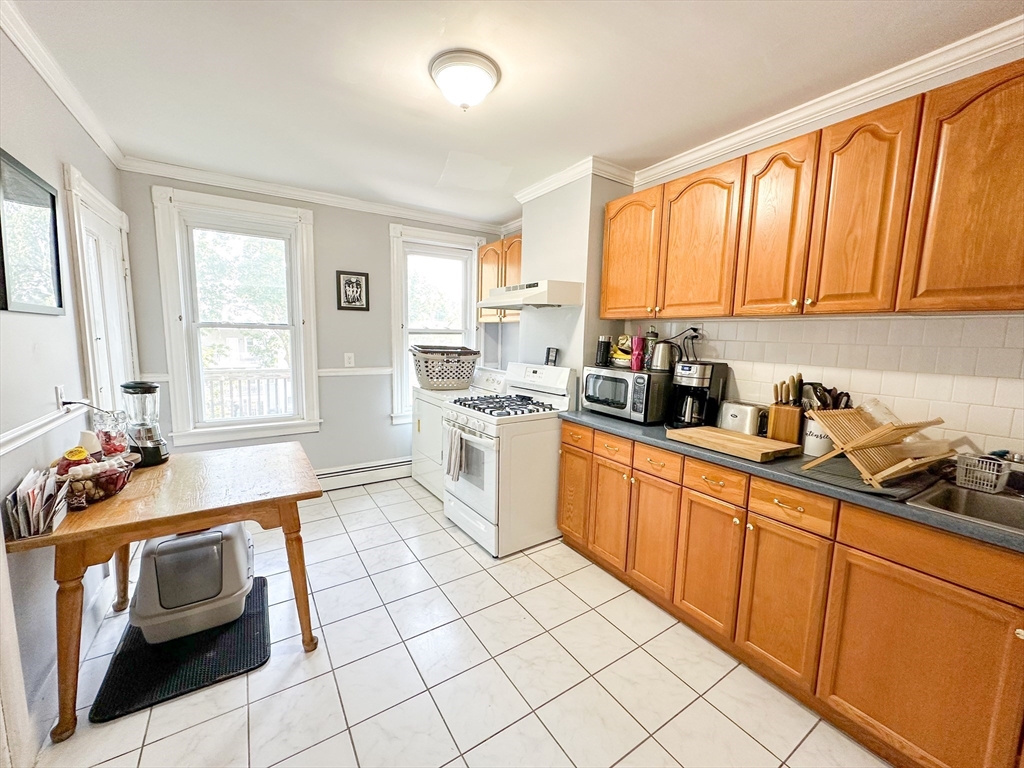 885 E 4th # 3