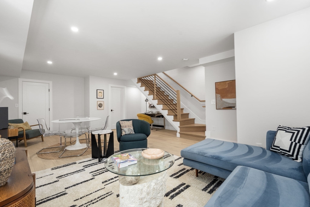 100 F St # 2