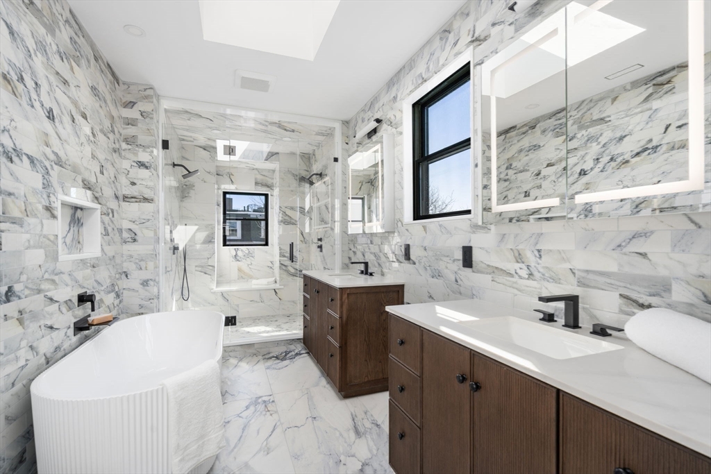 100 F St # 2