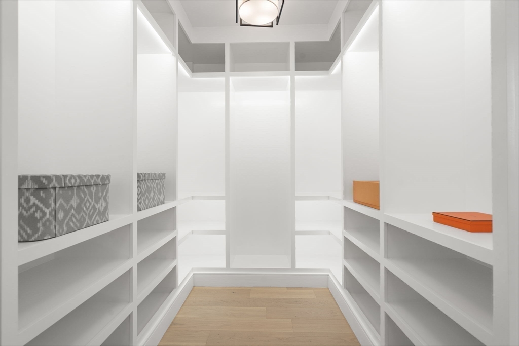 100 F St # 2
