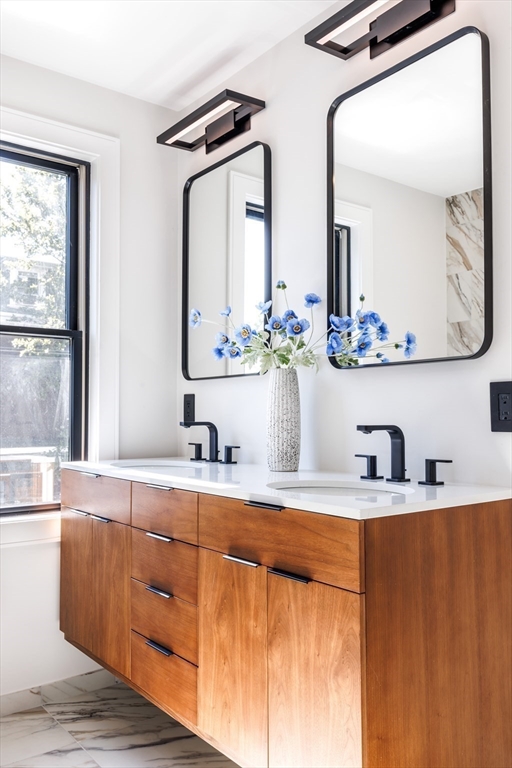 100 F St # 2