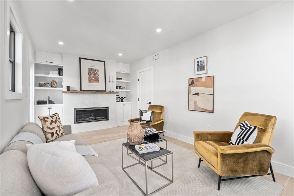 100 F St # 2