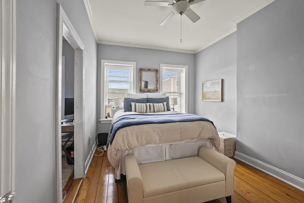 291 W 3rd St # 2