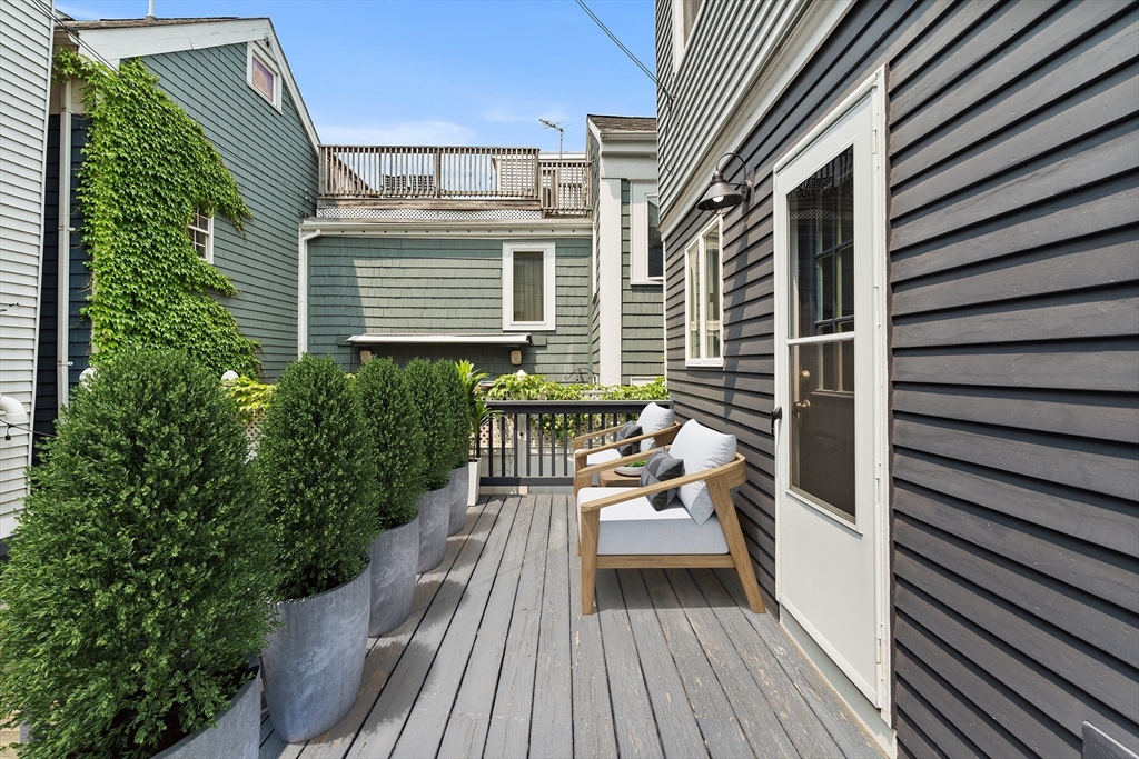 17 Atlantic St