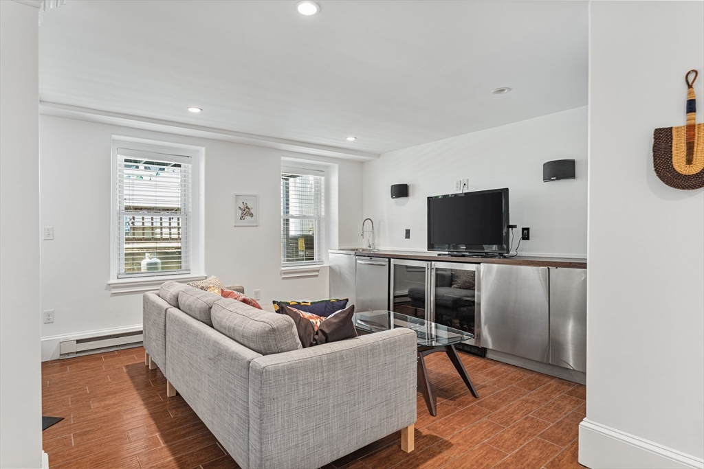17 Atlantic St
