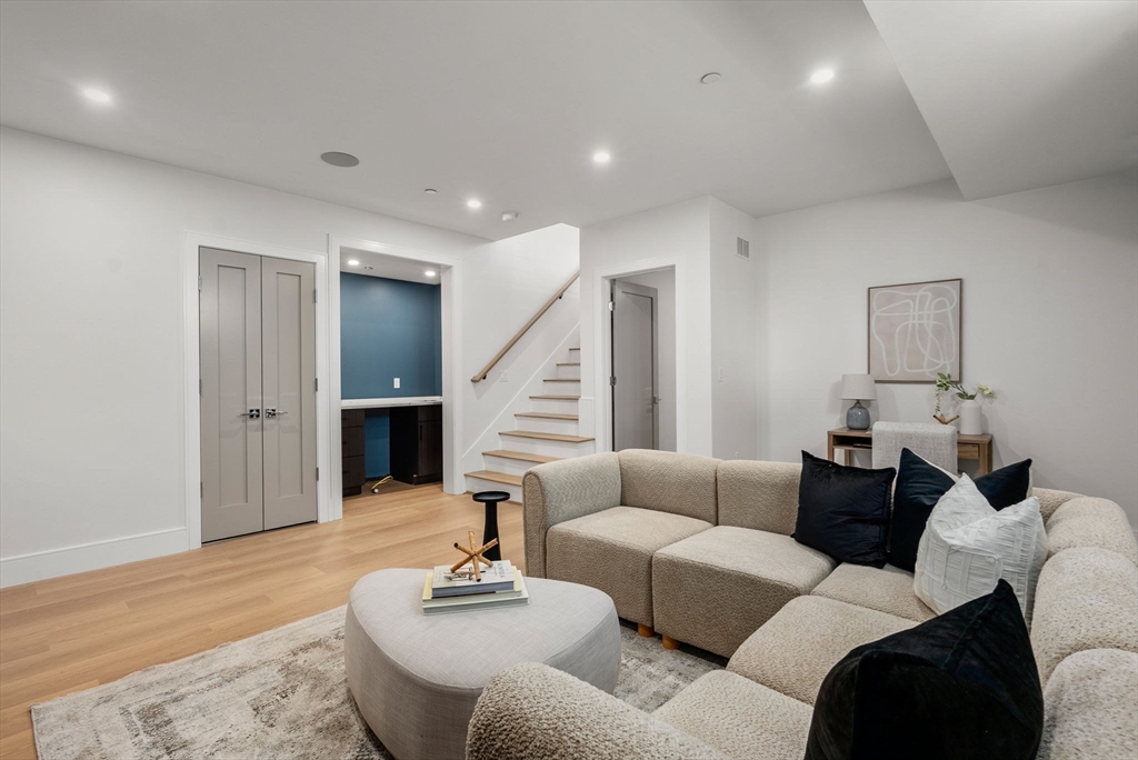 527 East 7th Street # 1