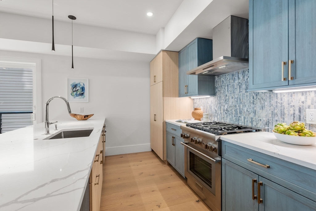 527 East 7th Street # 1