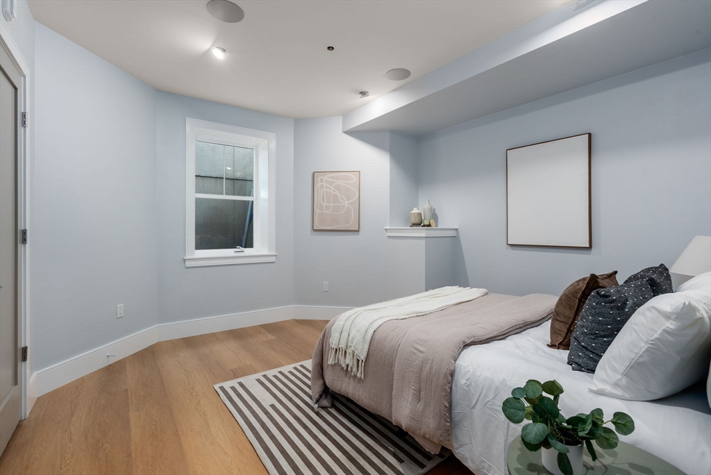 527 East 7th Street # 1