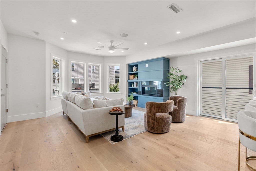 527 East 7th Street # 3