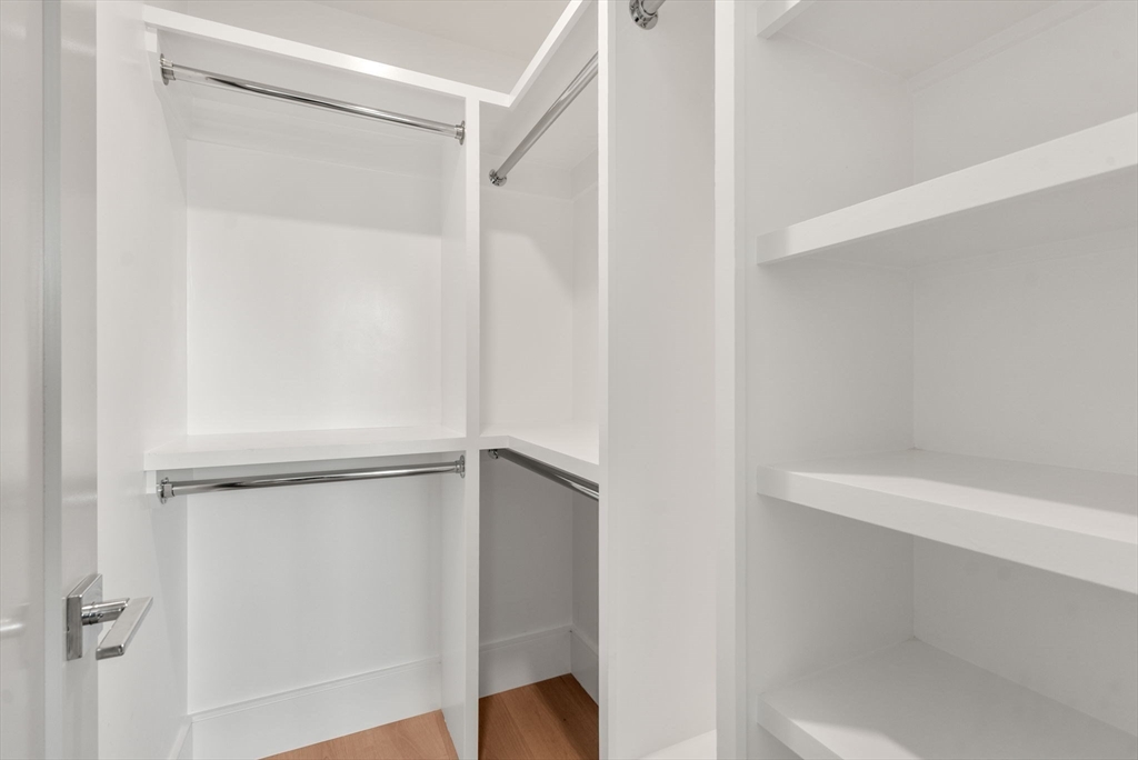 527 East 7th Street # 3