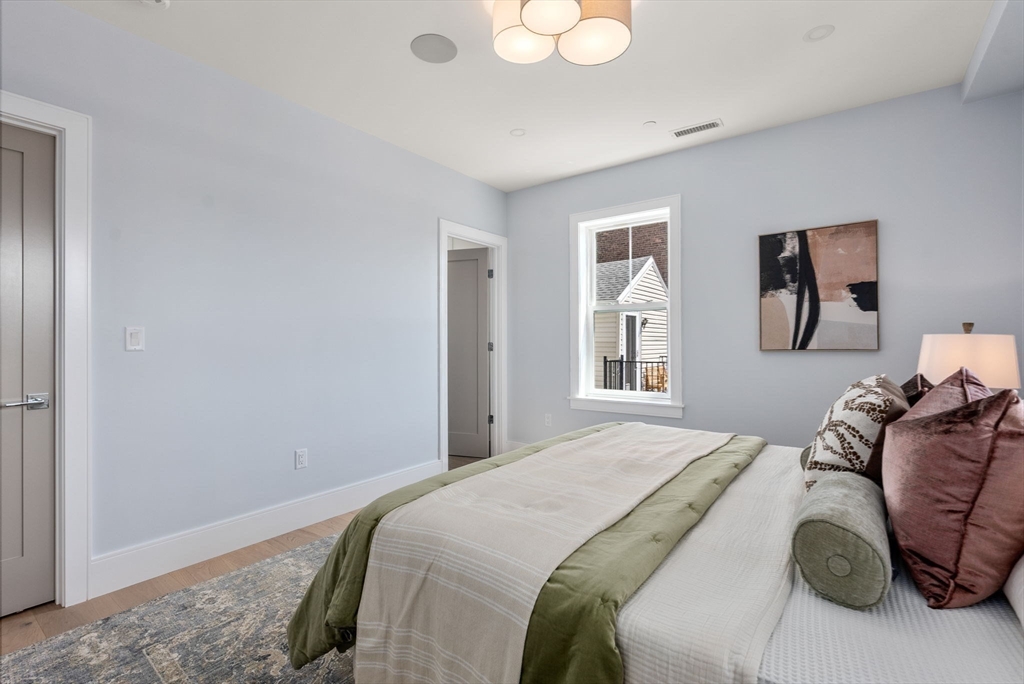 527 East 7th Street # 3