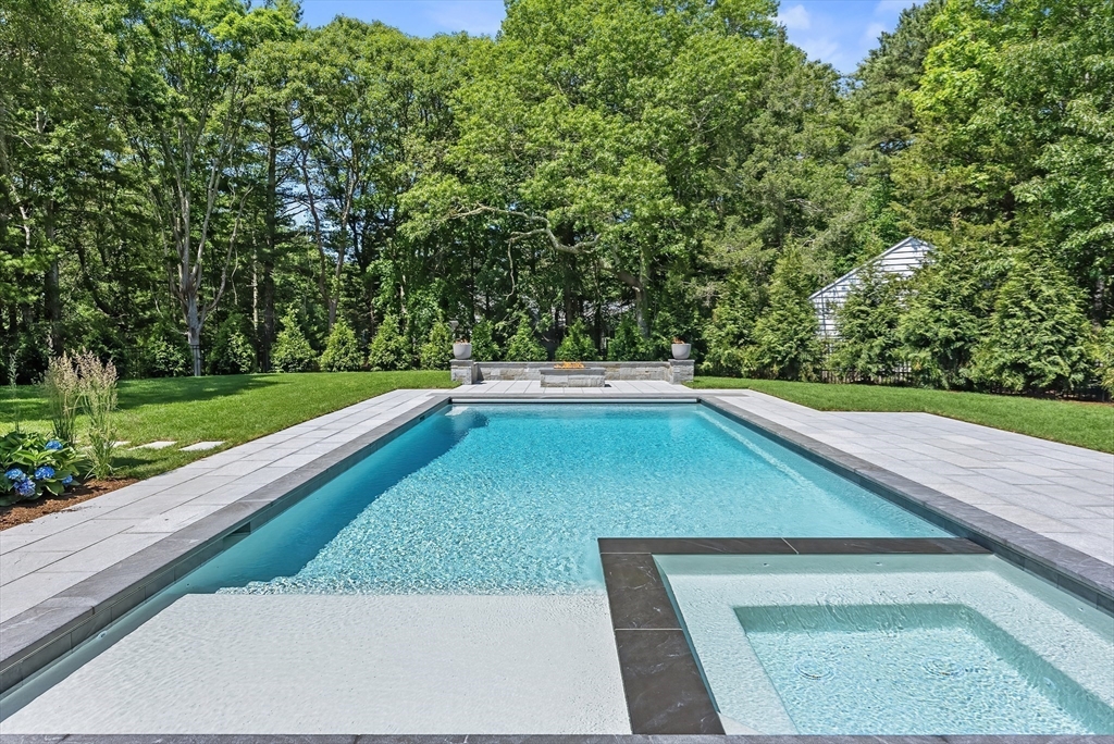 20 Grand Island Dr