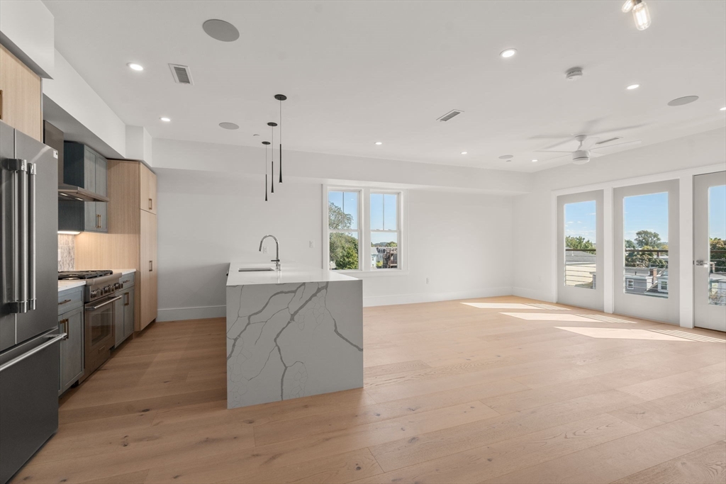 527 East 7th Street # 7