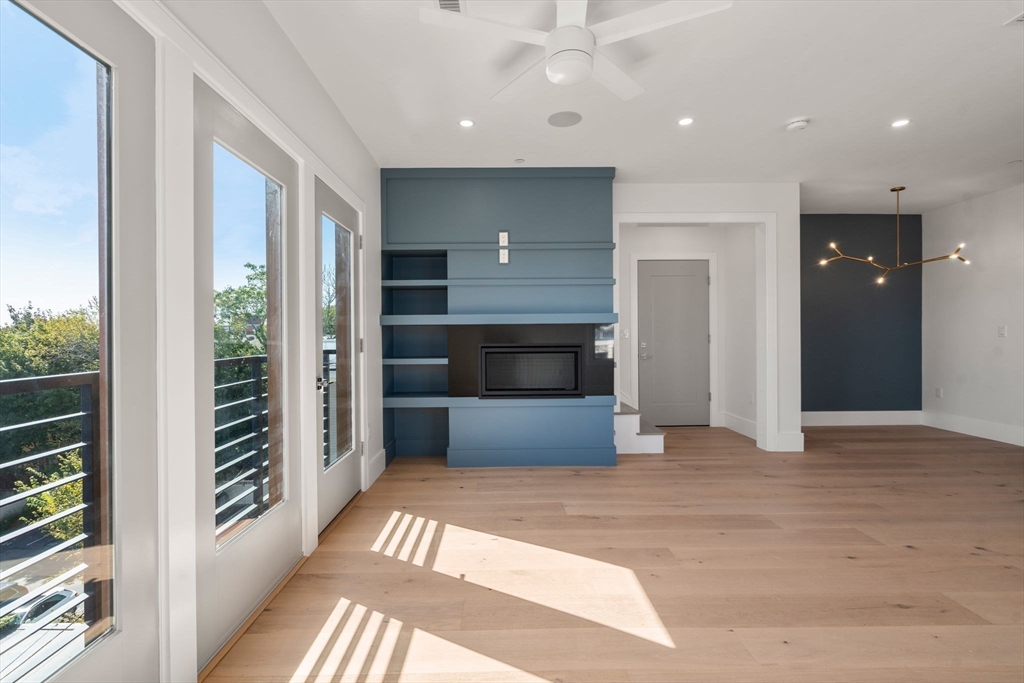 527 East 7th Street # 7