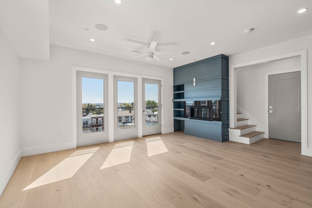 527 East 7th Street # 7