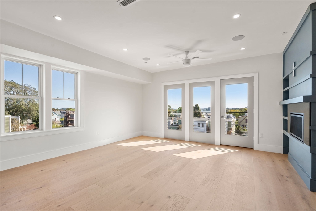 527 East 7th Street # 7