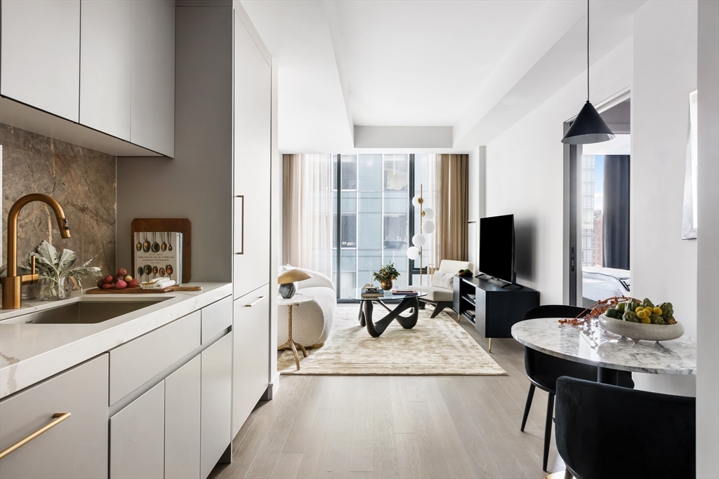 55 Lagrange St # 903