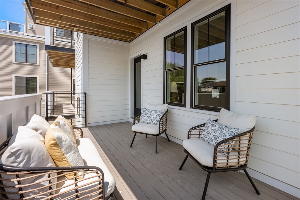 527 East 7th Street # 4