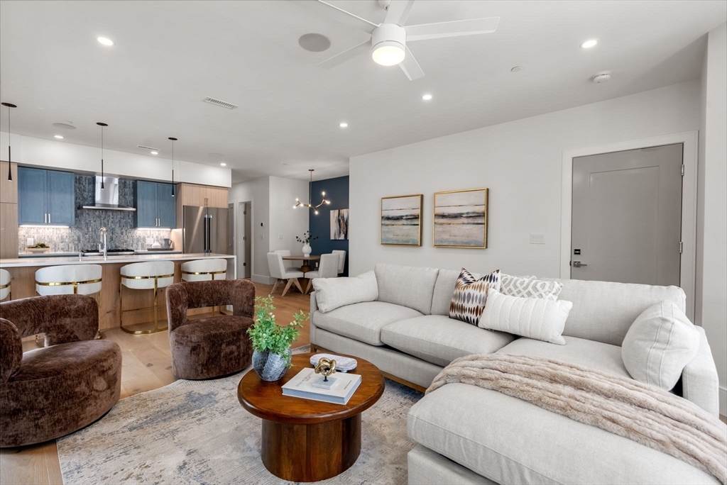 527 East 7th Street # 4