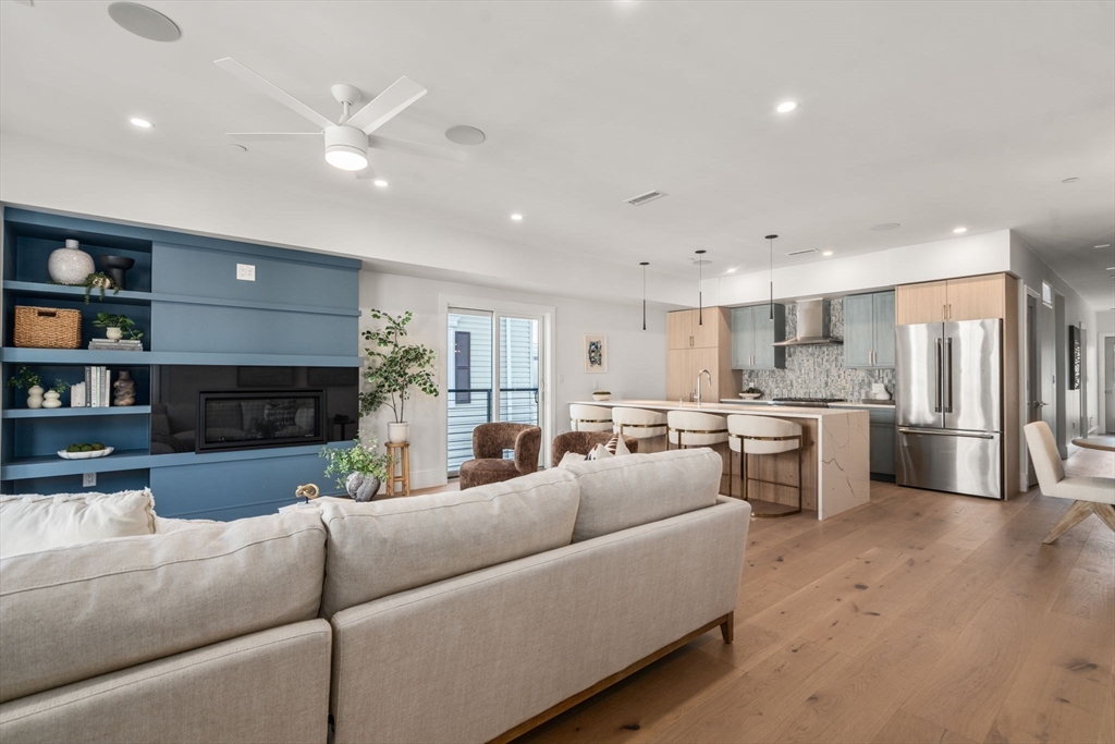 527 East 7th Street # 4