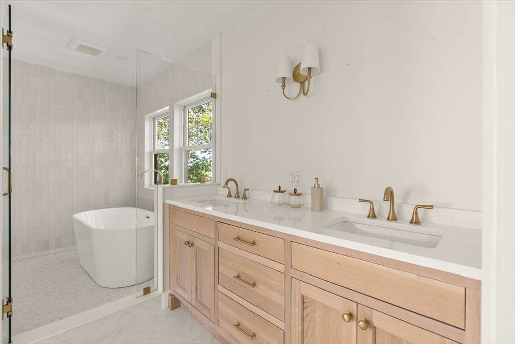 81 Kimball Beach Rd