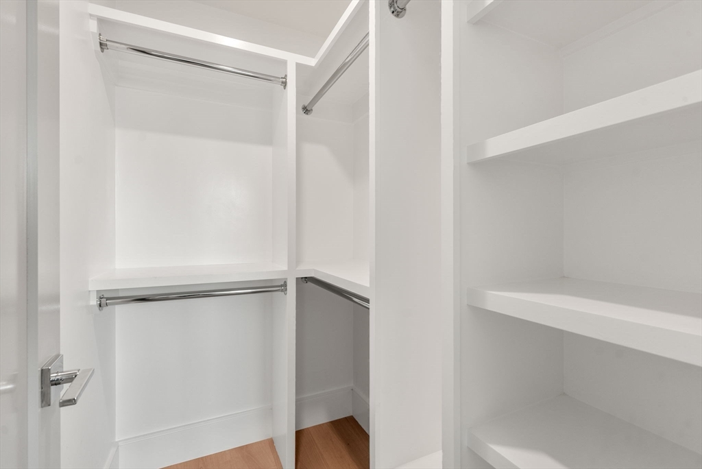 527 East 7th Street # 6