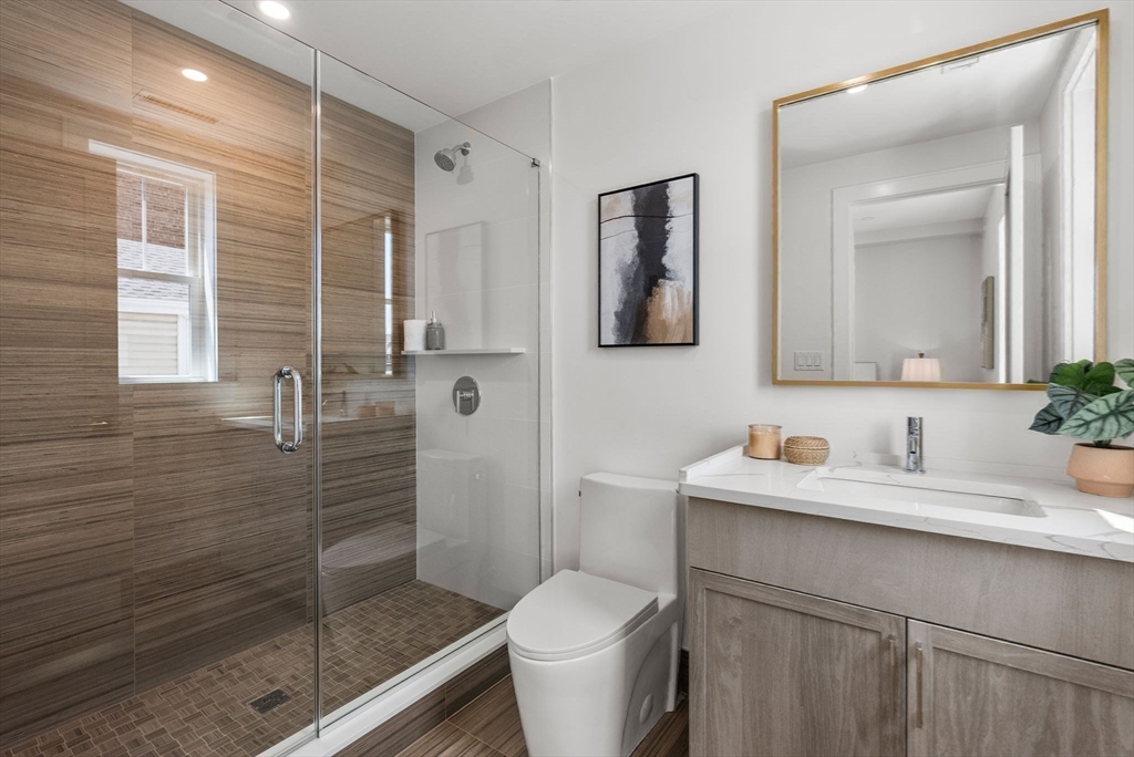 527 East 7th Street # 6