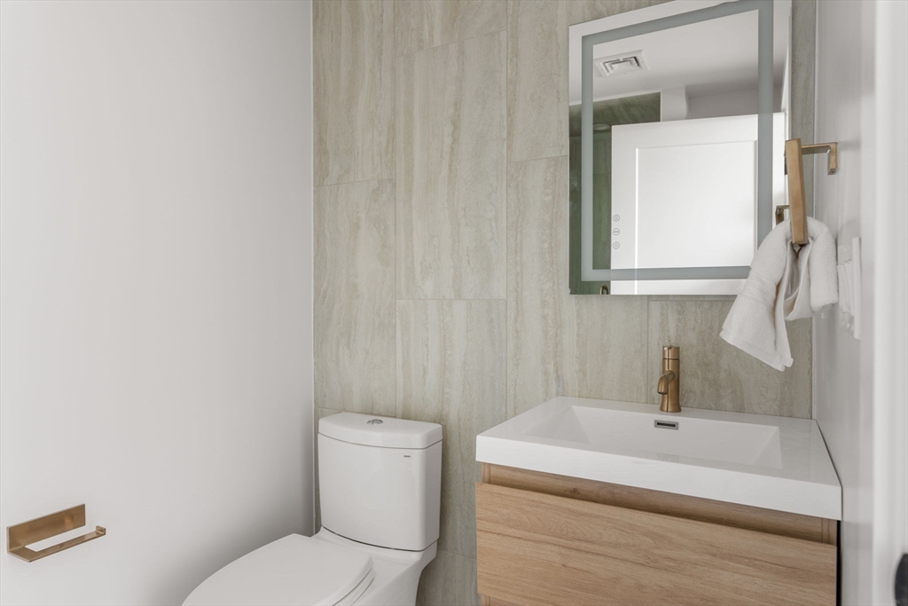 125 Lowell Street # 203, Somerville Unit: 203