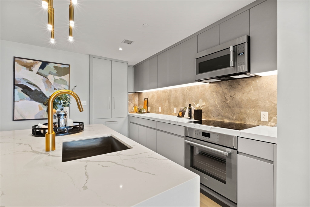 55 Lagrange St # 1703