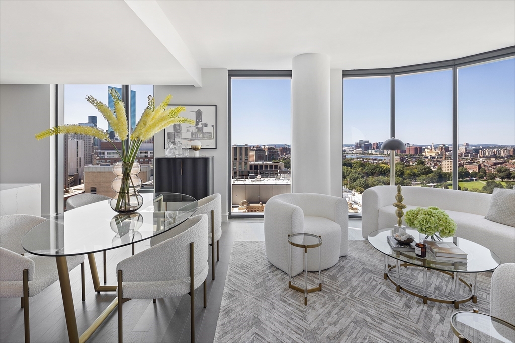 55 Lagrange St # 2004