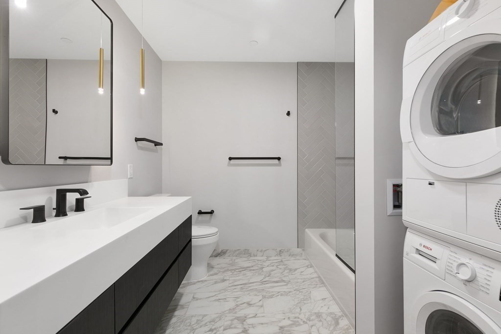 55 Lagrange St # 901