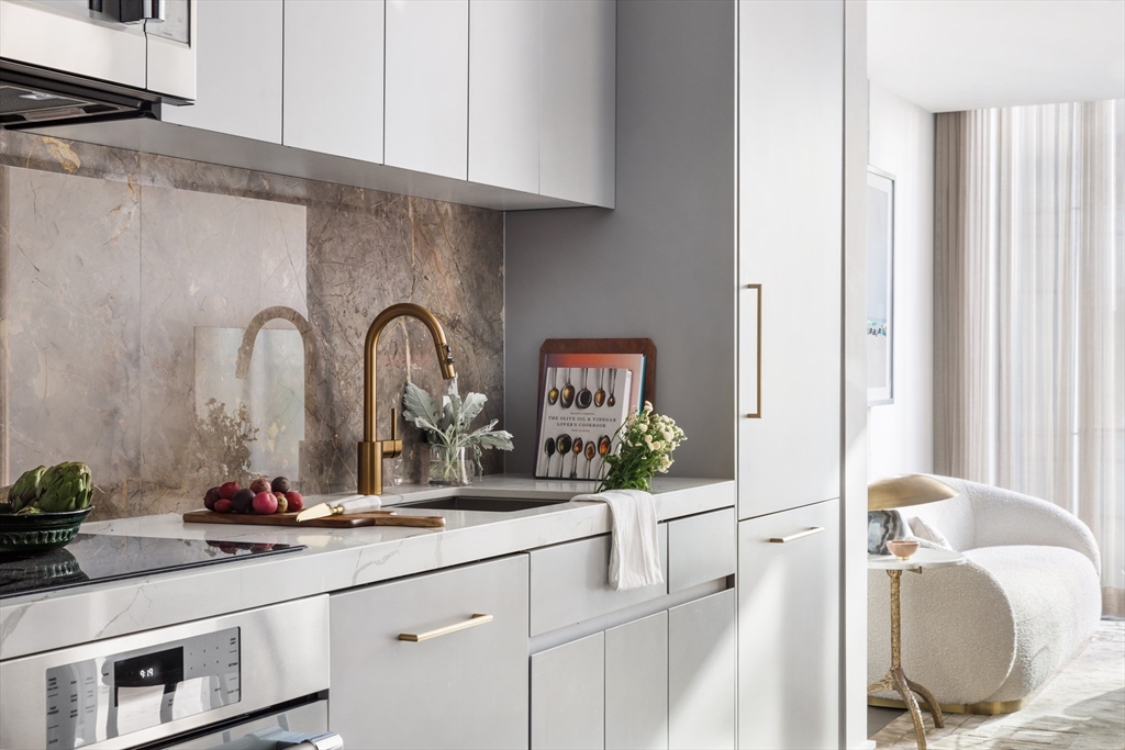 55 Lagrange St # 808