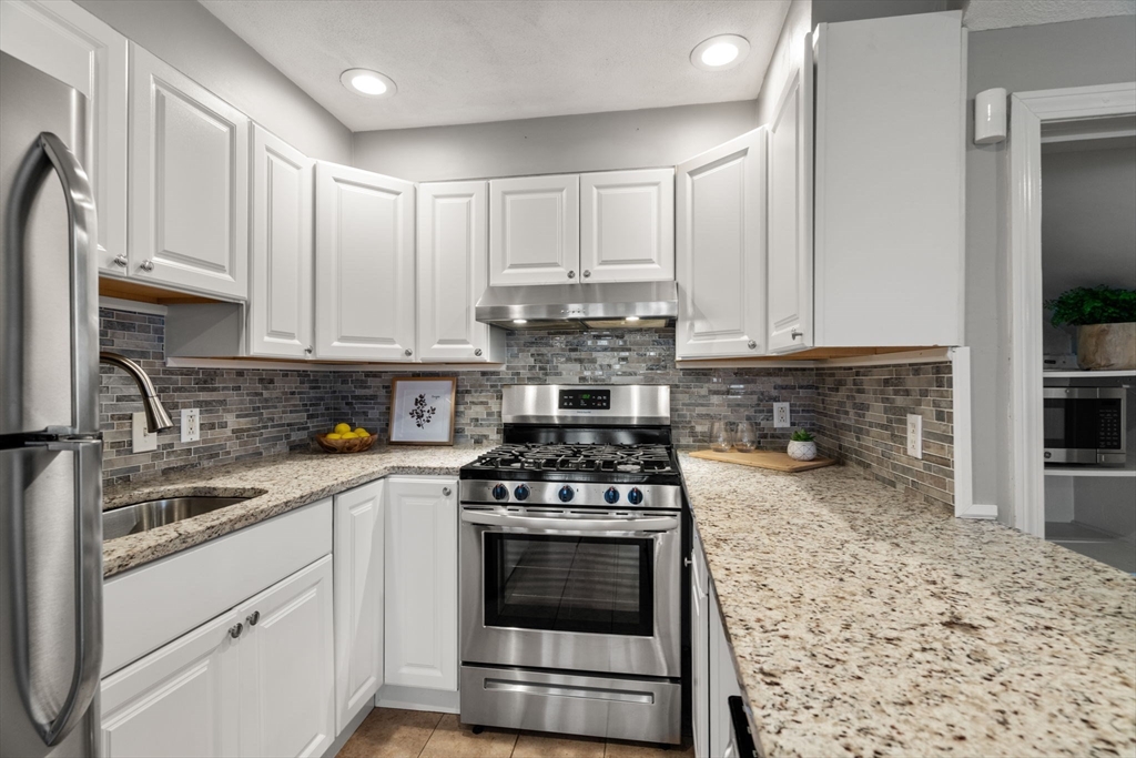 14 Mallet St # 1