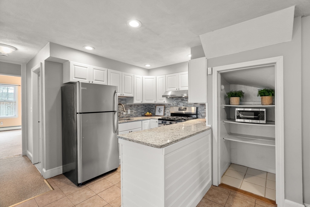 14 Mallet St # 1