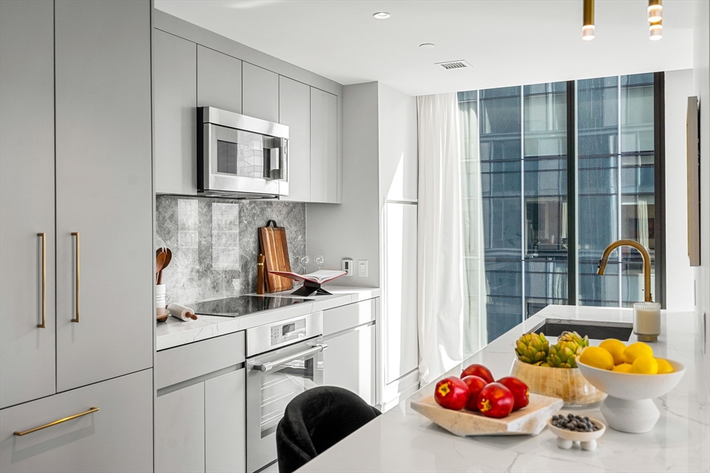 55 Lagrange St # 1902