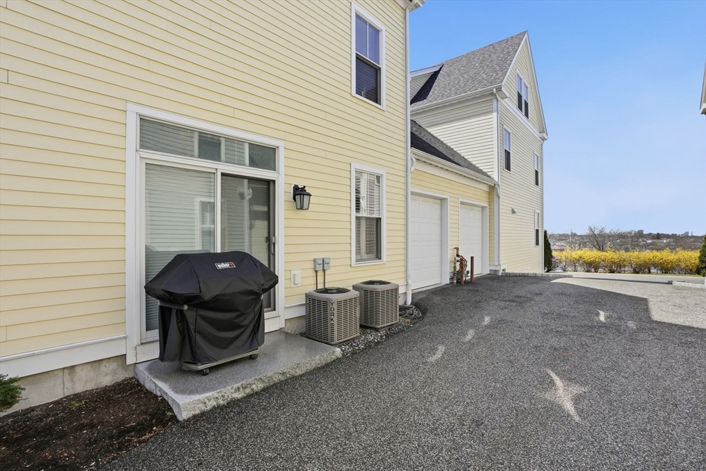 22 Grampian Way # 22