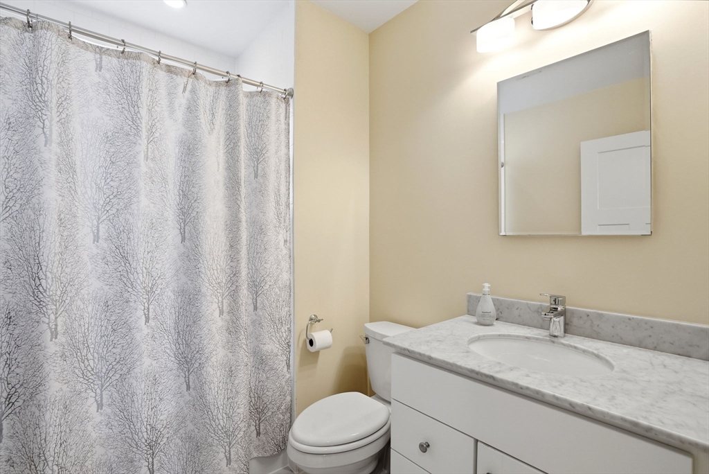 22 Grampian Way # 22