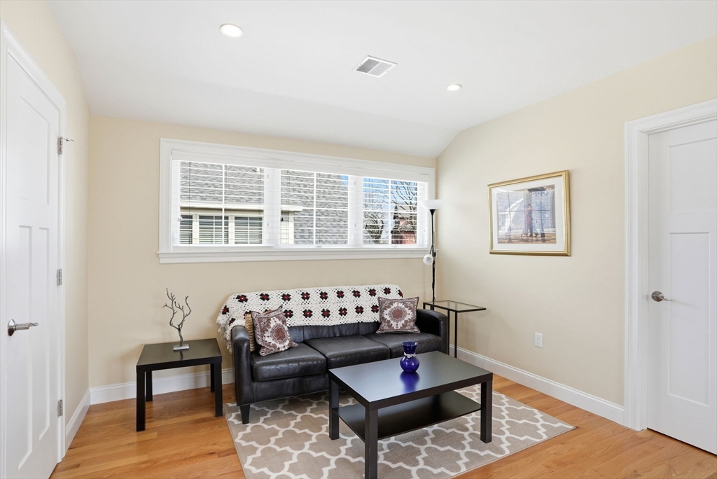 22 Grampian Way # 22
