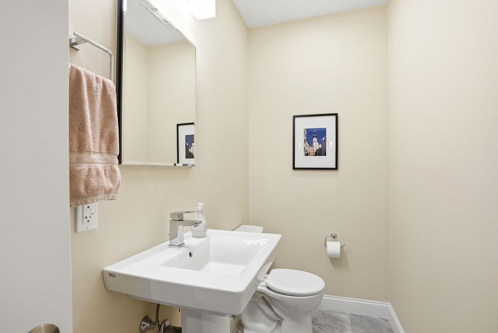 22 Grampian Way # 22