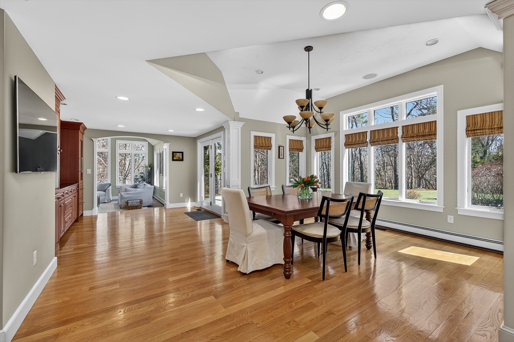 37 Mast Hill Rd