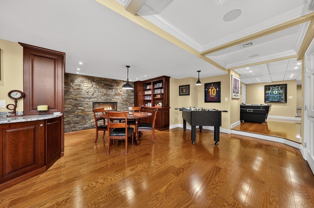 37 Mast Hill Rd