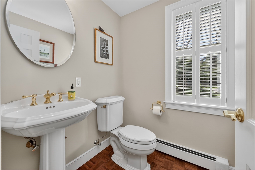 37 Mast Hill Rd