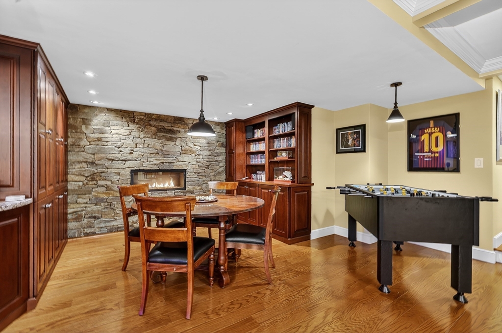 37 Mast Hill Rd