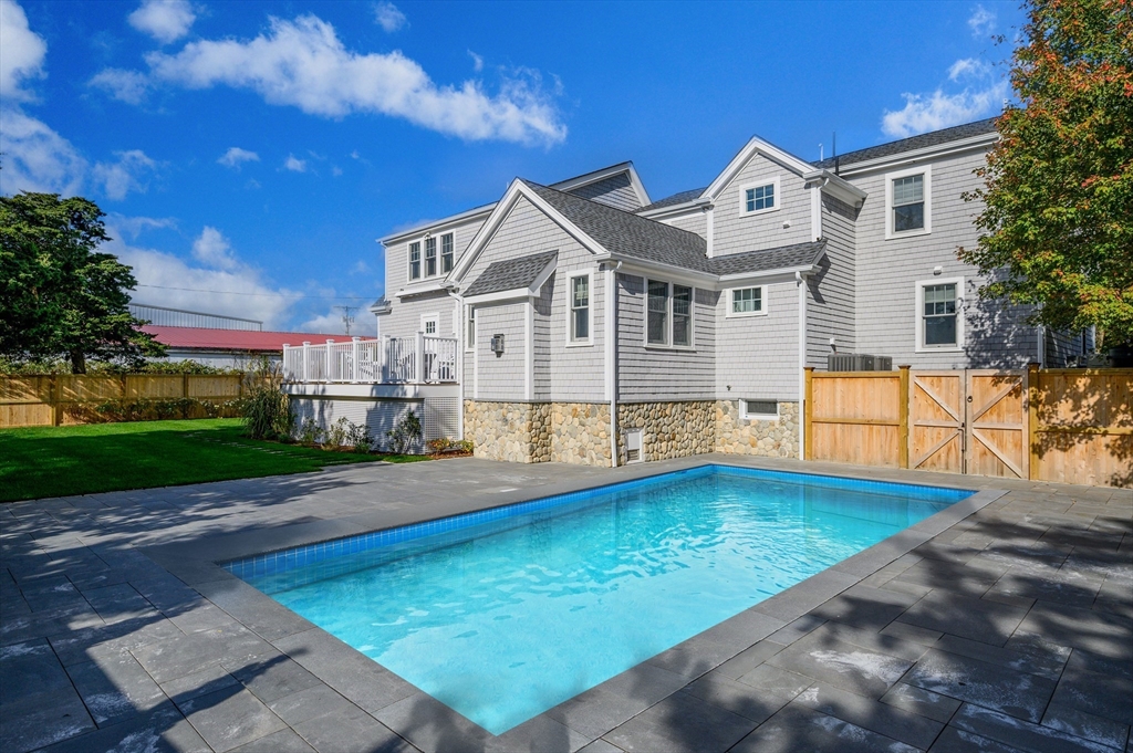 21 Cockachoiset Ln