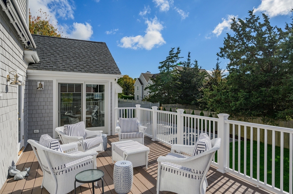 21 Cockachoiset Ln